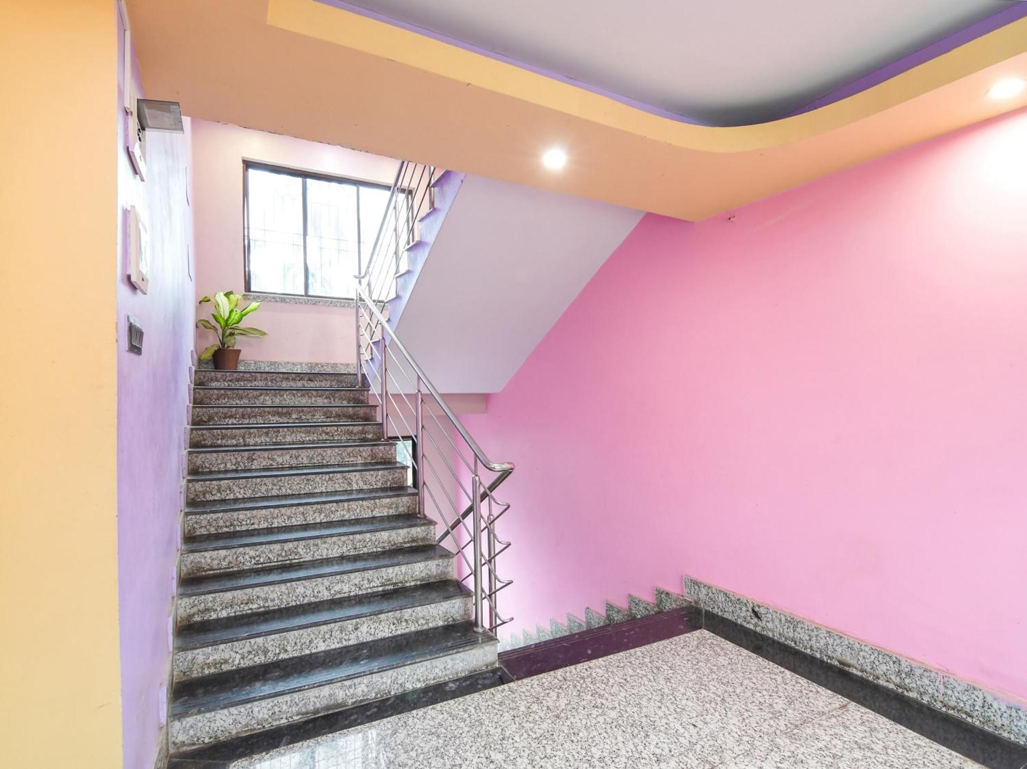 Oyo Flagship Hotel Red Velvet Hugli-Chinsurah Exterior photo