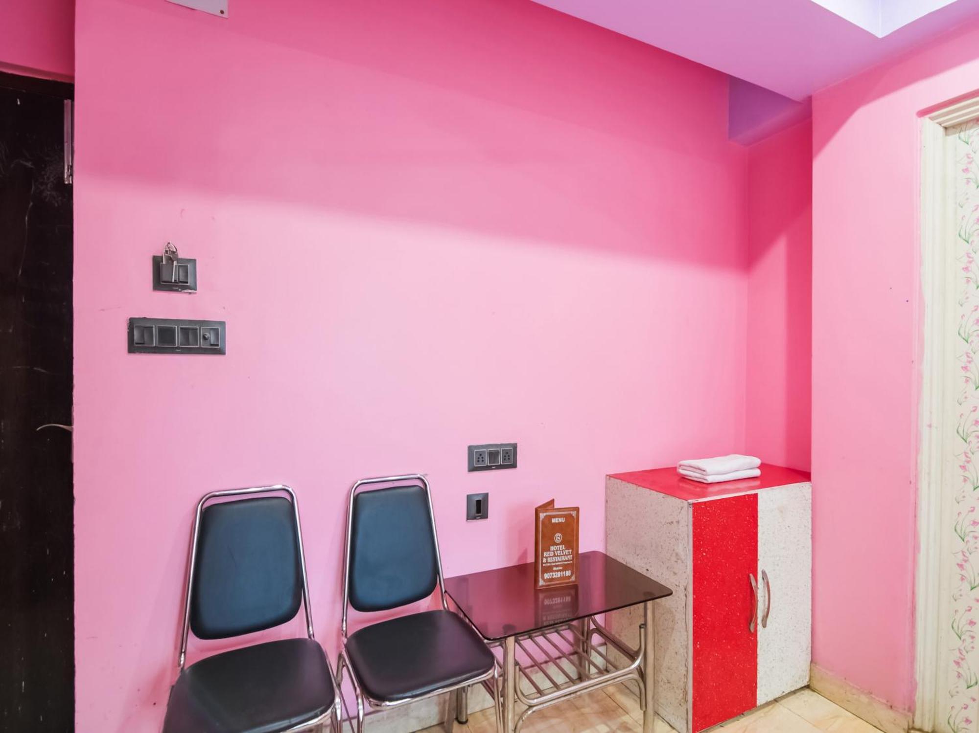 Oyo Flagship Hotel Red Velvet Hugli-Chinsurah Exterior photo