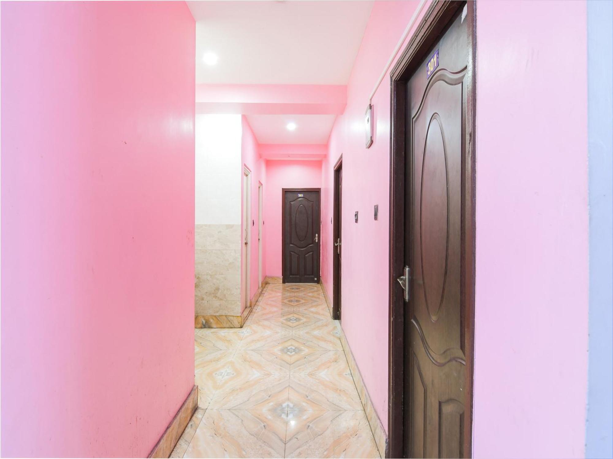 Oyo Flagship Hotel Red Velvet Hugli-Chinsurah Exterior photo