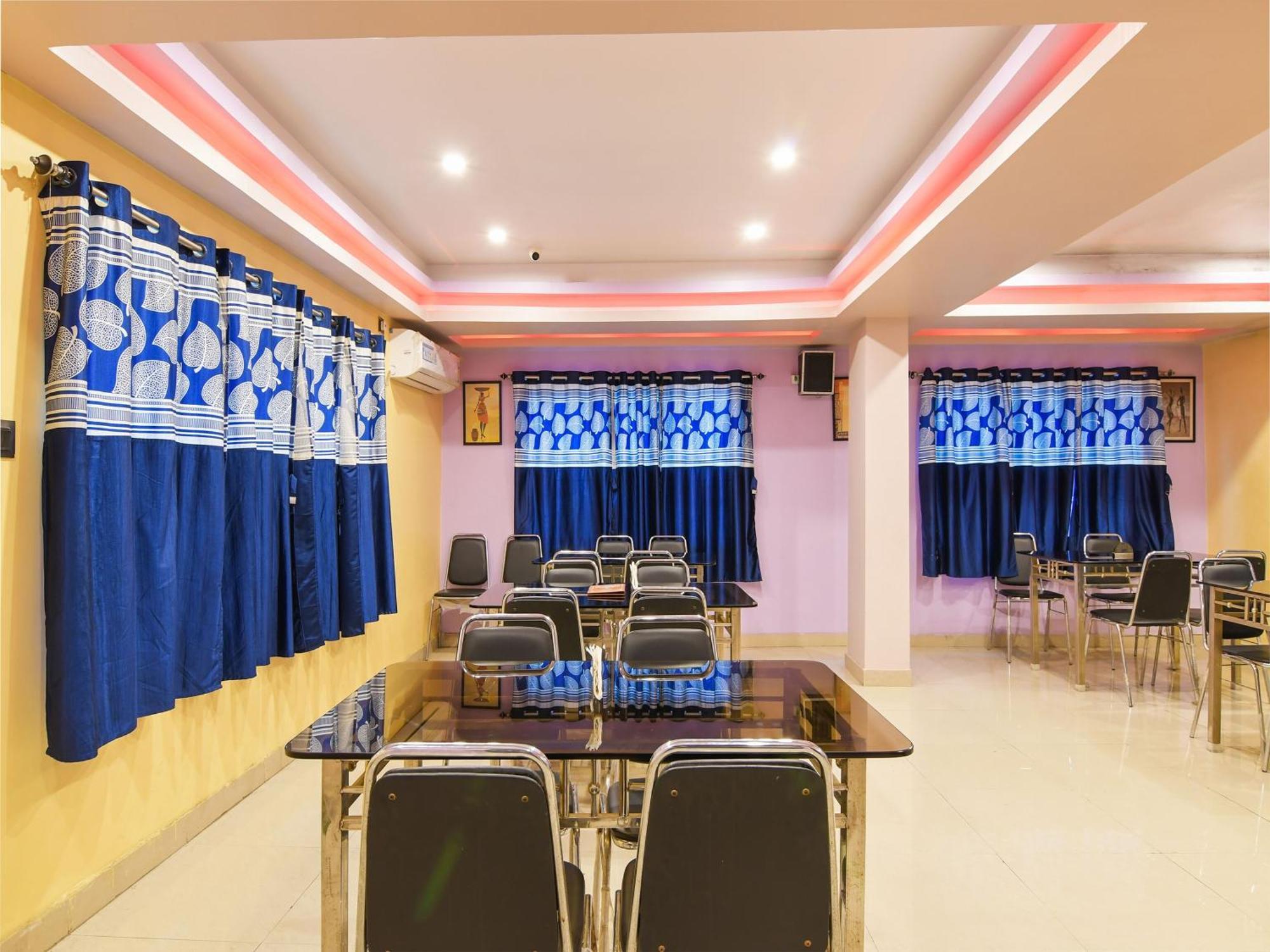 Oyo Flagship Hotel Red Velvet Hugli-Chinsurah Exterior photo